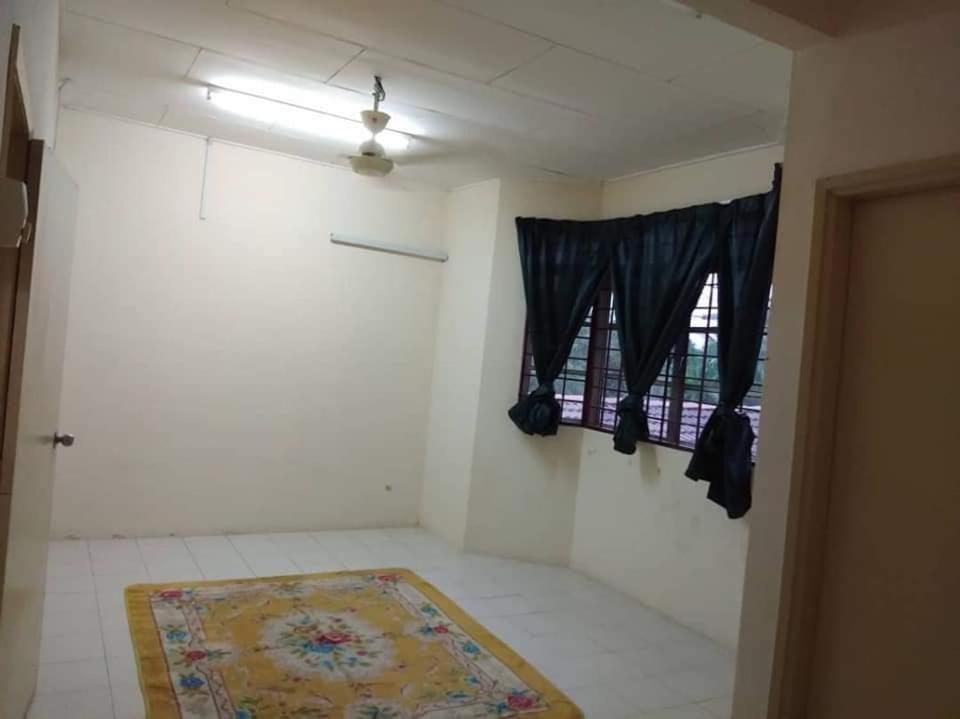 Homestay Rias Karak Bagian luar foto