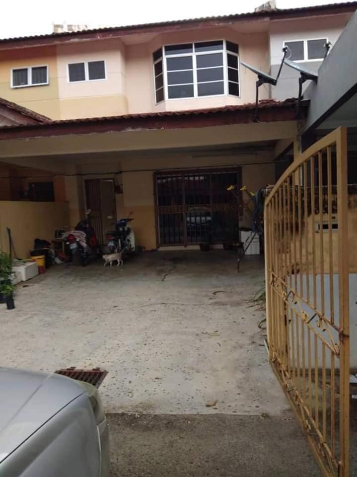 Homestay Rias Karak Bagian luar foto