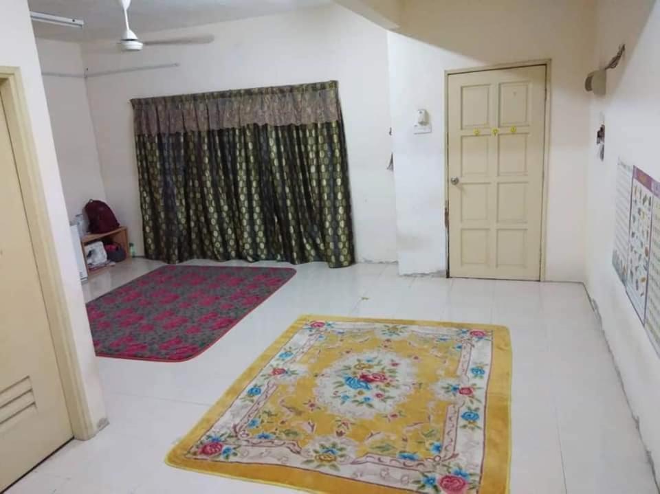 Homestay Rias Karak Bagian luar foto